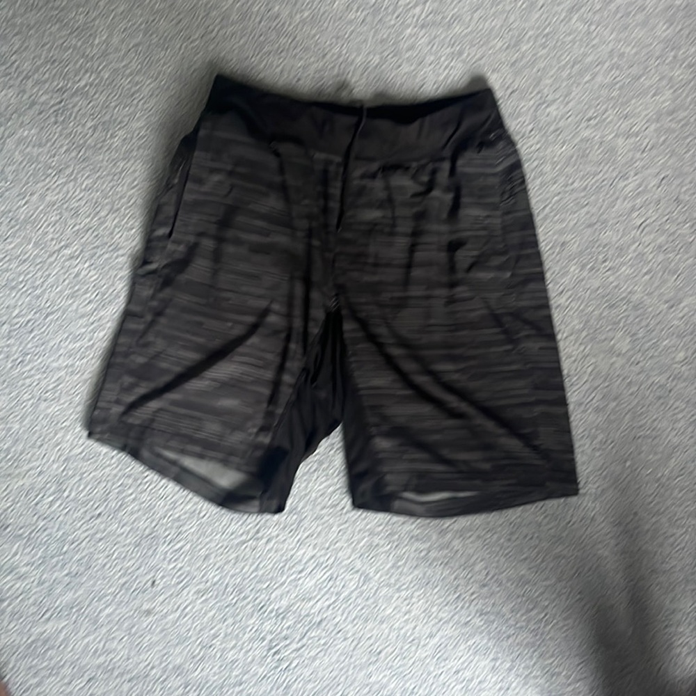 Lululemon Men’s L Shorts
